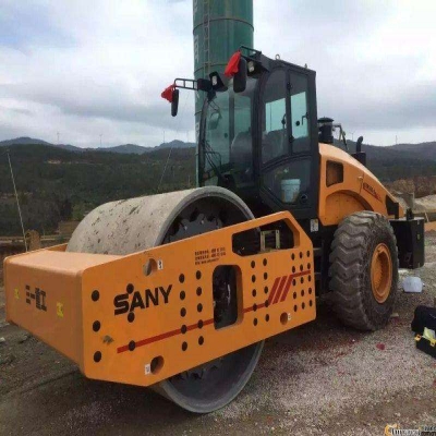 泓途租賃全新36噸單鋼輪壓路機助力十四局項目