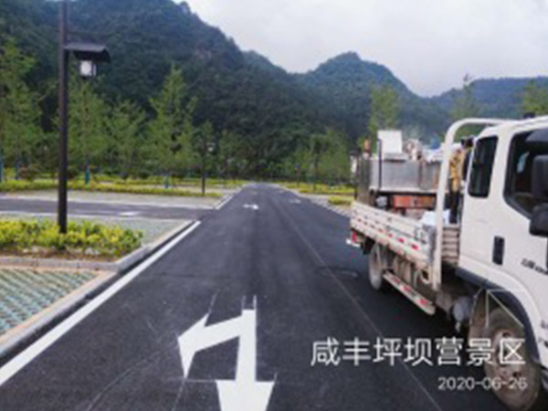 道路標(biāo)線(xiàn)
